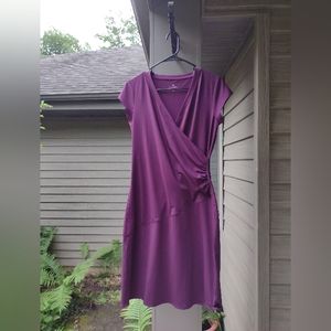 Athleta v neck dress